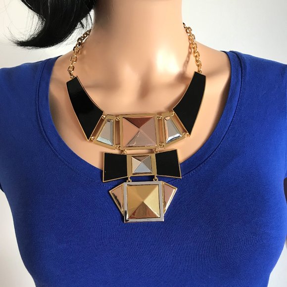 Geometric necklace